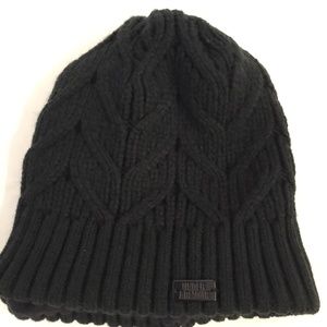 NWOT Under Armour Black Sweater Beanie Uni Sex One Size Fits All  Warm/Cozy.